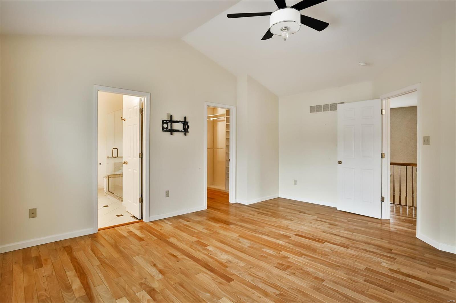 St Louis, Missouri 63122, United States, 4 Bedrooms Bedrooms, ,3 BathroomsBathrooms,Residential,Pending,5917