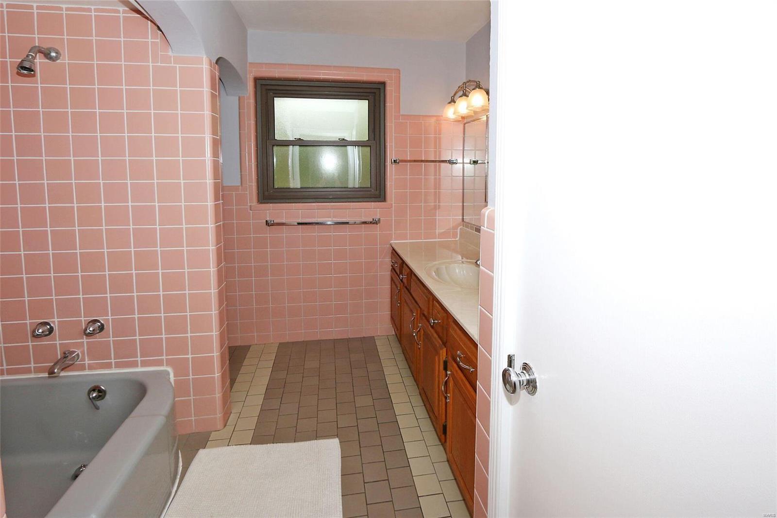 Surrey Lane Corners Unit 1 - Residential