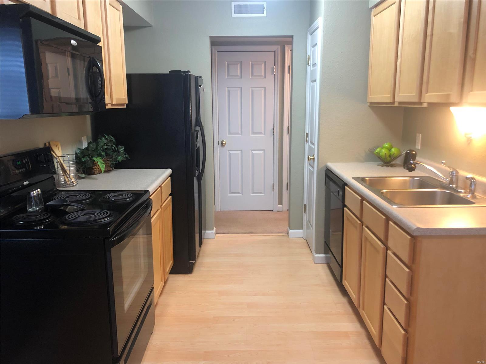 Greenbriar Condo - Residential