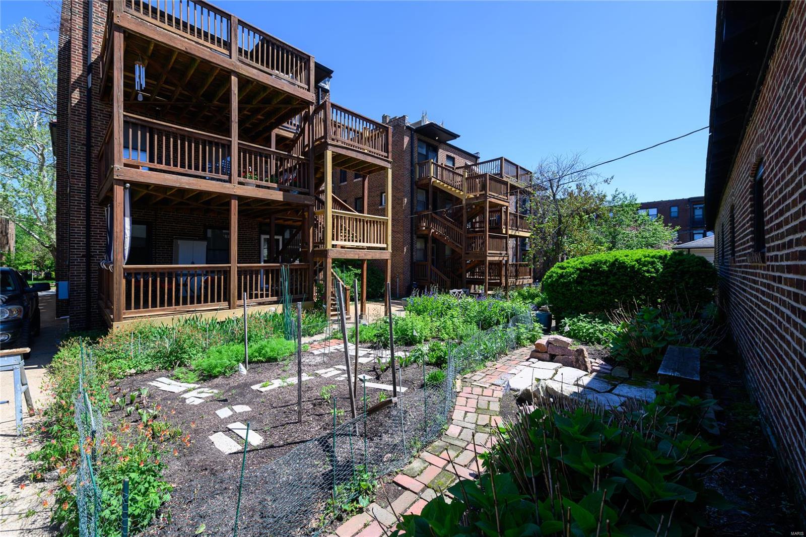 St Louis, Missouri 63105, United States, 3 Bedrooms Bedrooms, ,2 BathroomsBathrooms,Residential,Pending,56677