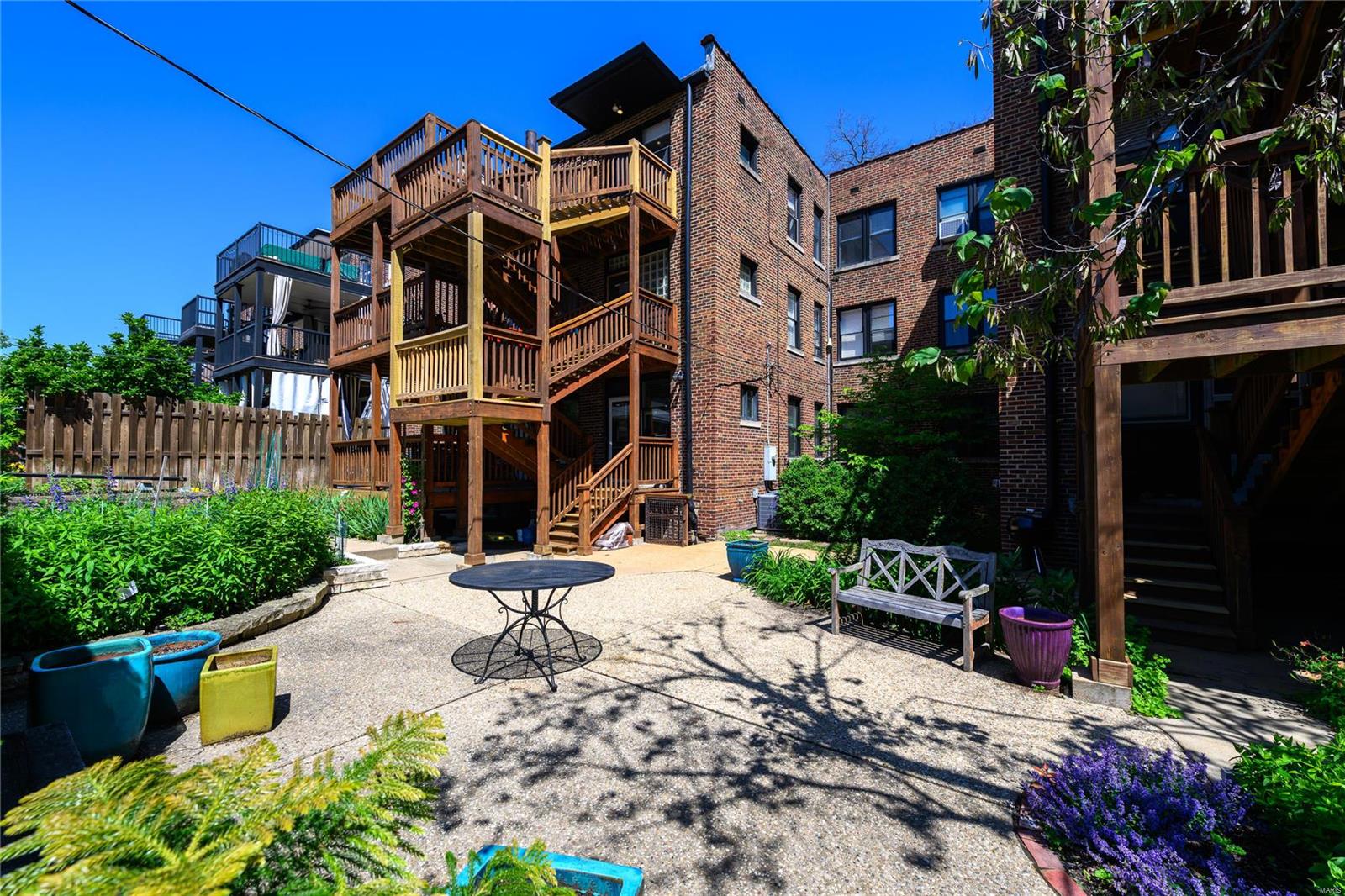 St Louis, Missouri 63105, United States, 3 Bedrooms Bedrooms, ,2 BathroomsBathrooms,Residential,Pending,56677