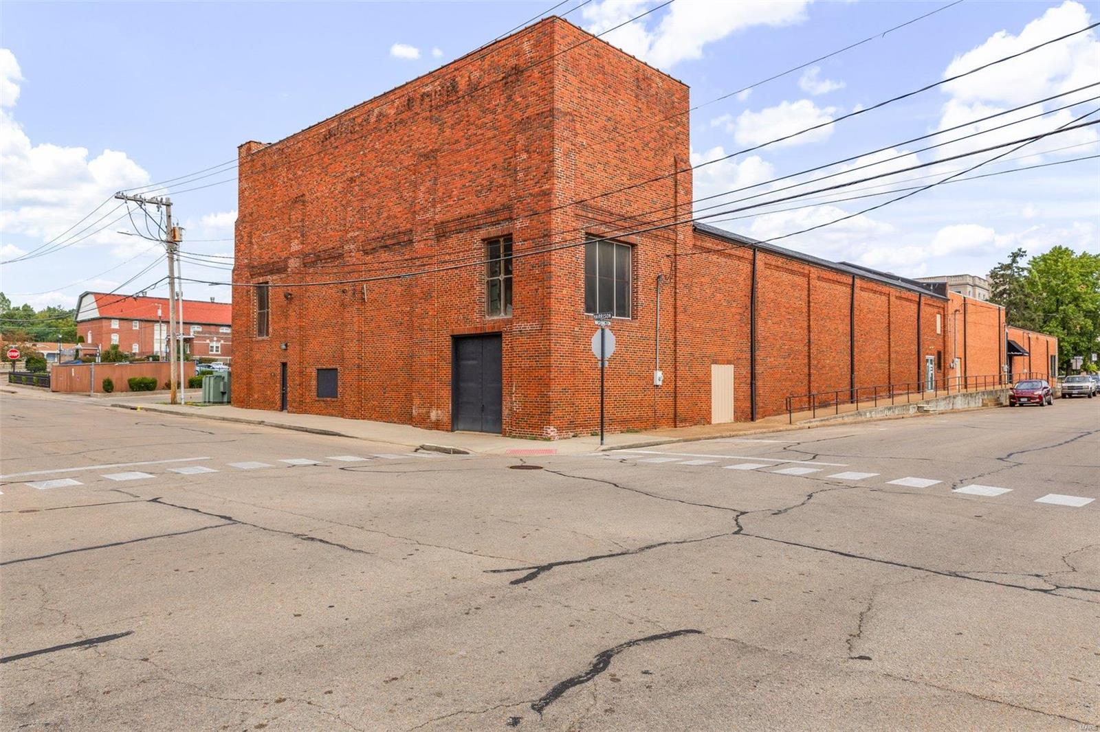2 W Columbia Street