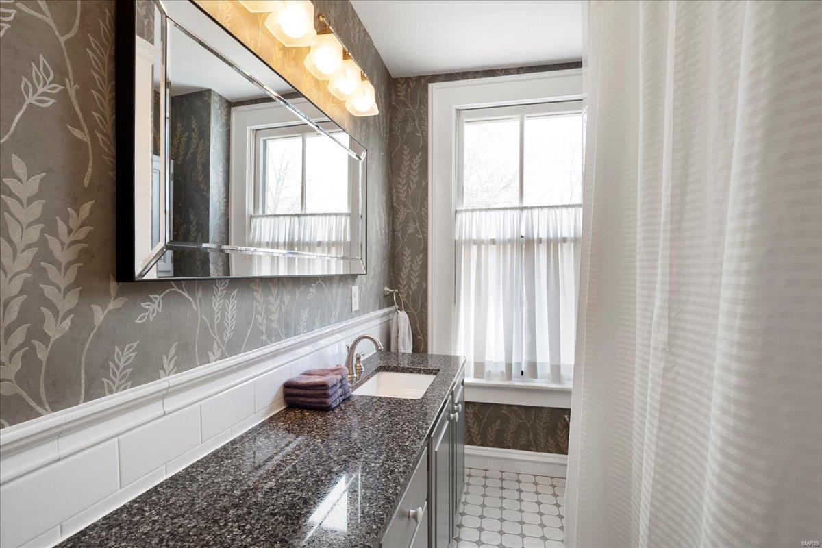 St Louis, Missouri 63119, United States, 5 Bedrooms Bedrooms, ,3 BathroomsBathrooms,Residential,Pending,112128