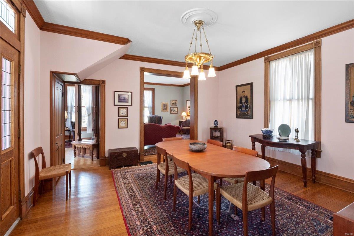 St Louis, Missouri 63119, United States, 5 Bedrooms Bedrooms, ,3 BathroomsBathrooms,Residential,Pending,112128