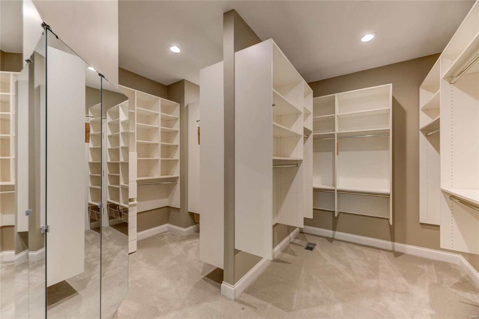 Ladue Grove Estates - Residential