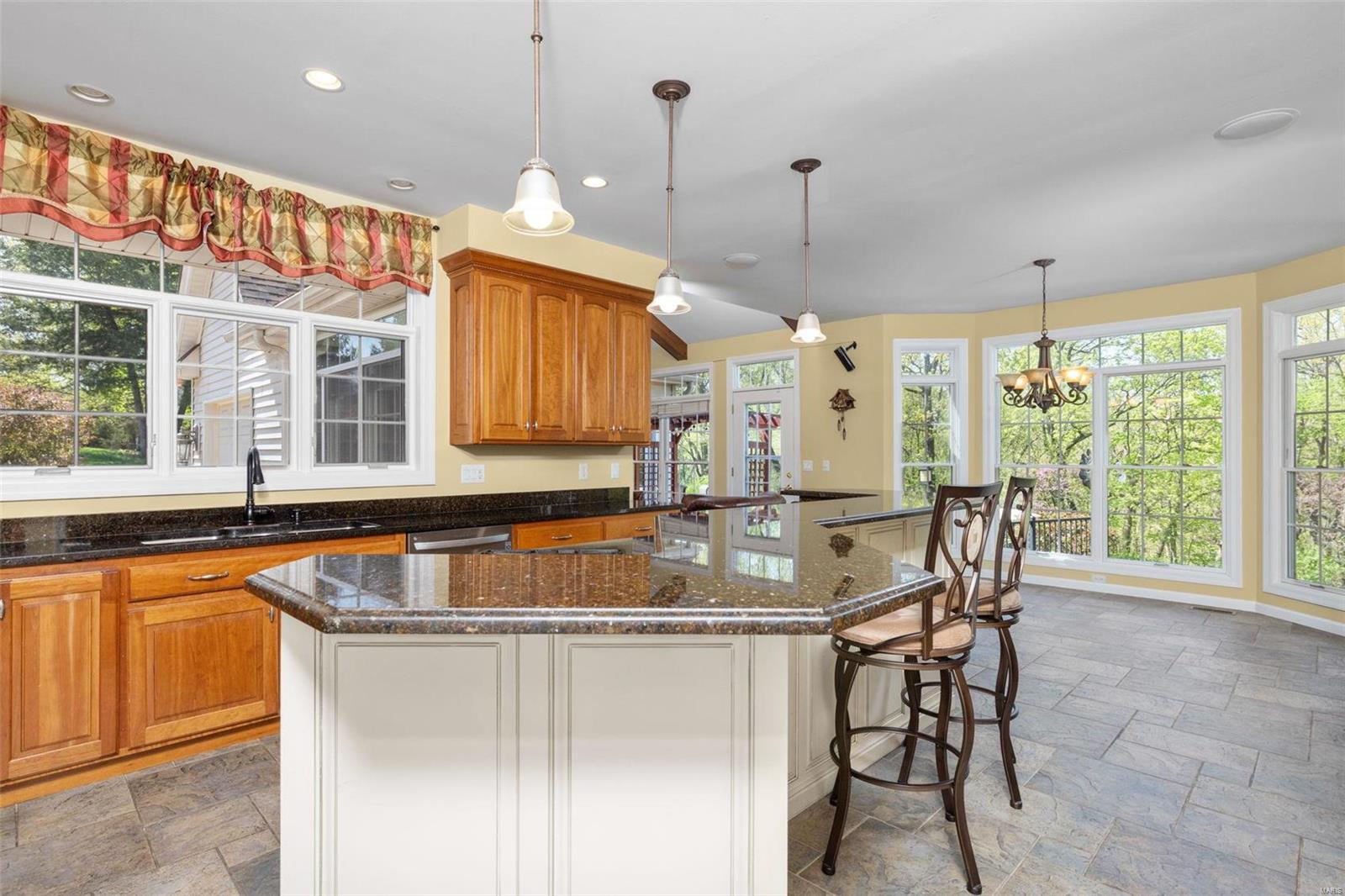 Anton Place - Residential