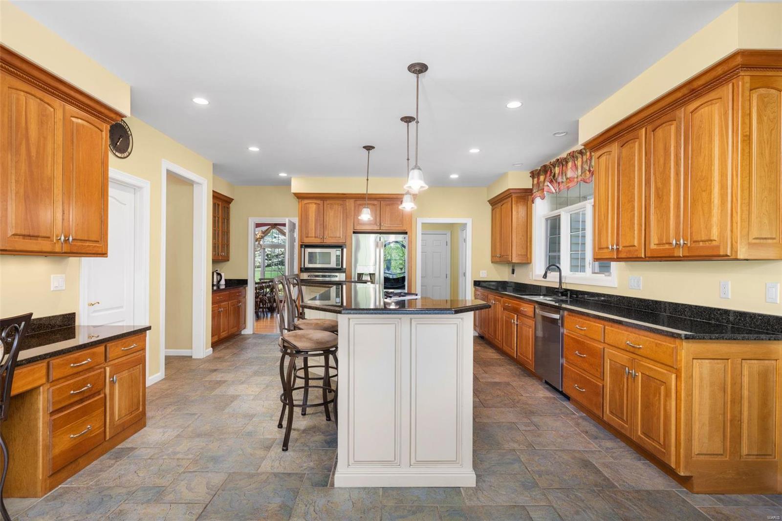 Anton Place - Residential