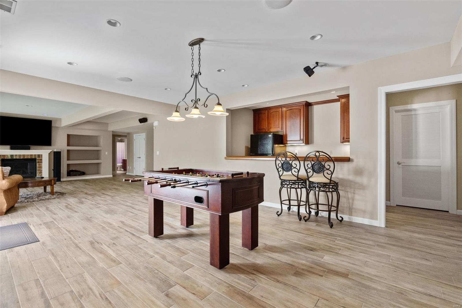 Anton Place - Residential