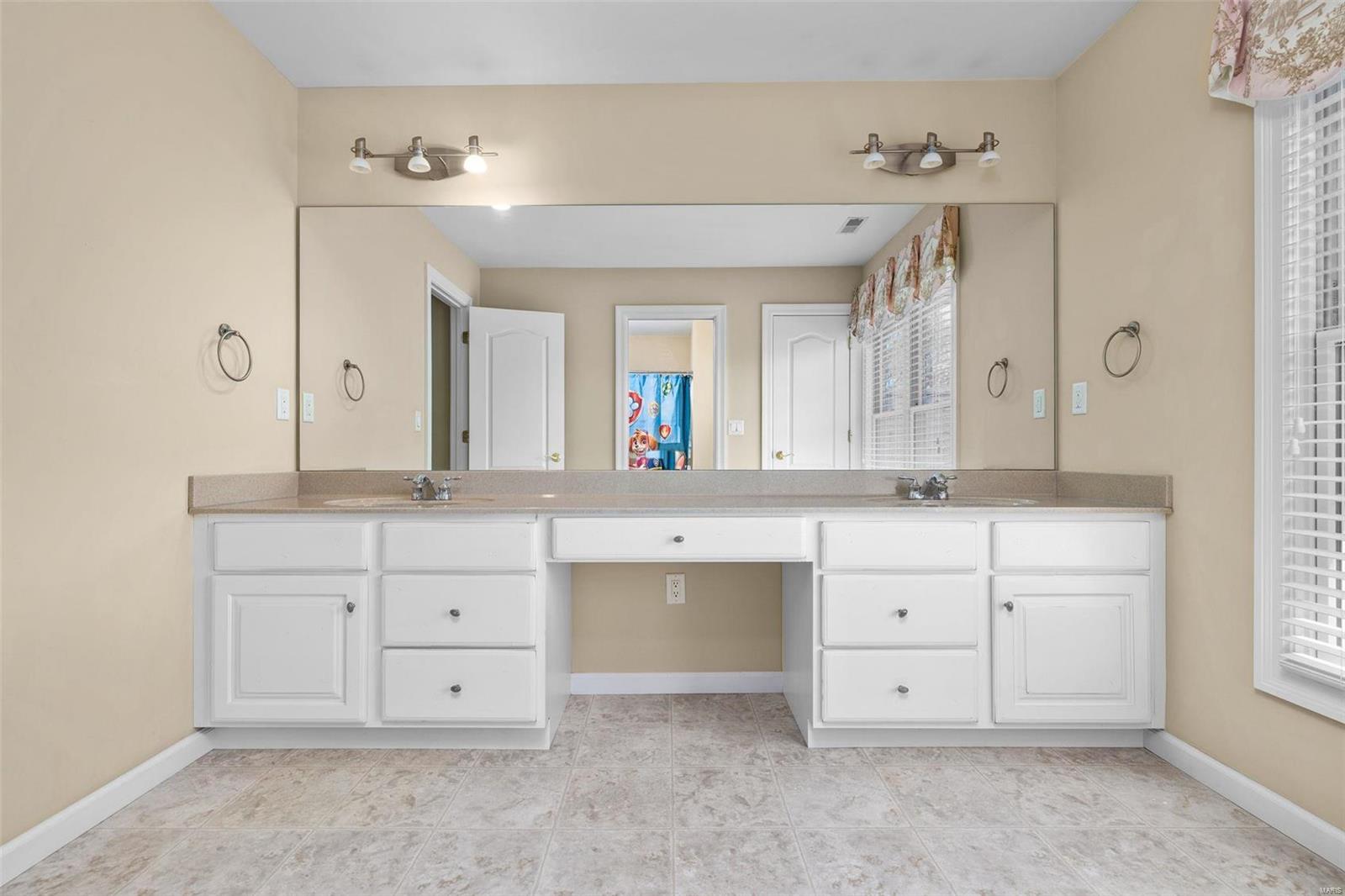 Anton Place - Residential