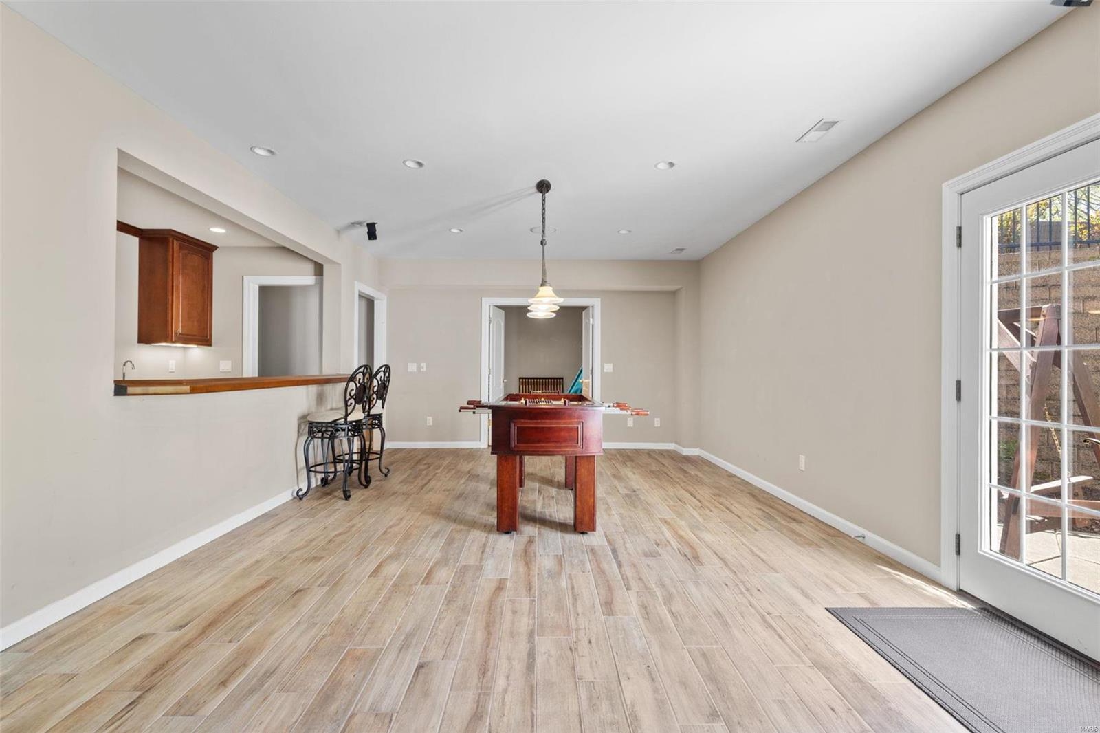 Anton Place - Residential