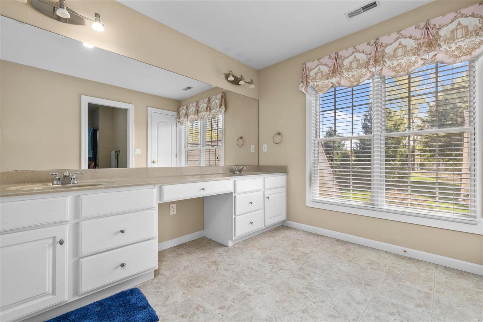 Anton Place - Residential