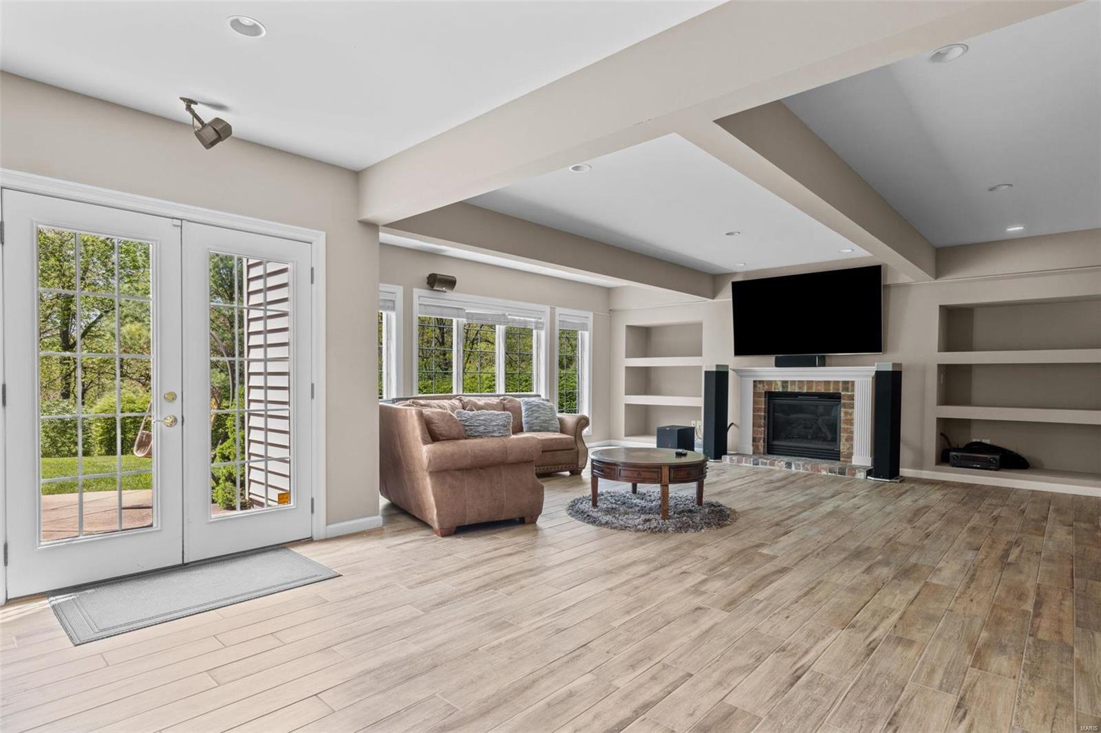 Anton Place - Residential