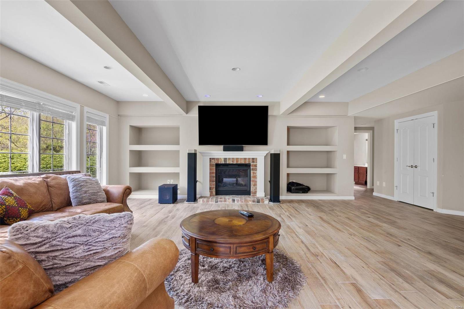 Anton Place - Residential