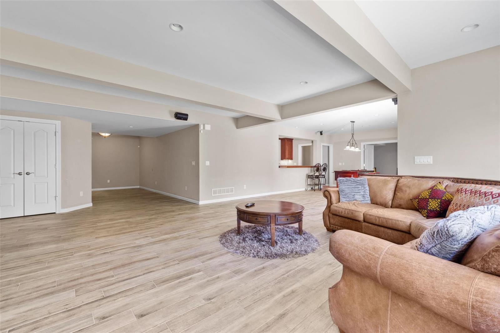 Anton Place - Residential