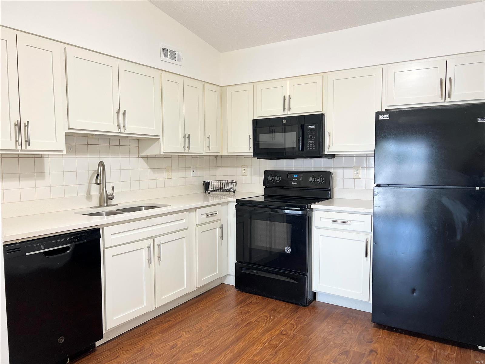Berview Condo 11 - Residential
