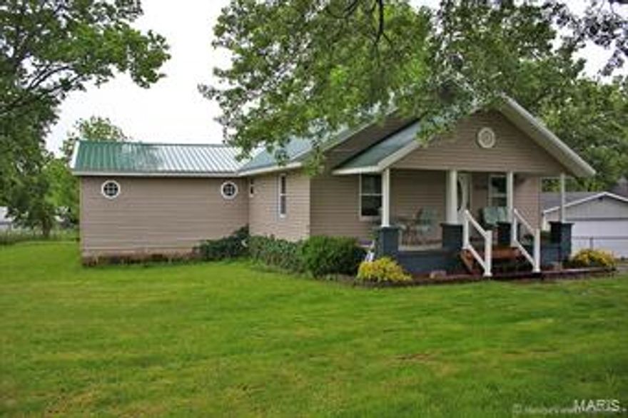 This 3 bedroom, 2 bath home is located just outside Potosi past the city park.  Home features some hardwood floors, master suite with walk-in tile shower, large deck out back.  Property has creek frontage and is just minutes from town.  If you are looking for a workshop area, you are in luck.  Two car detached garage located behind the home  Call TODAY to set up a showing!!!