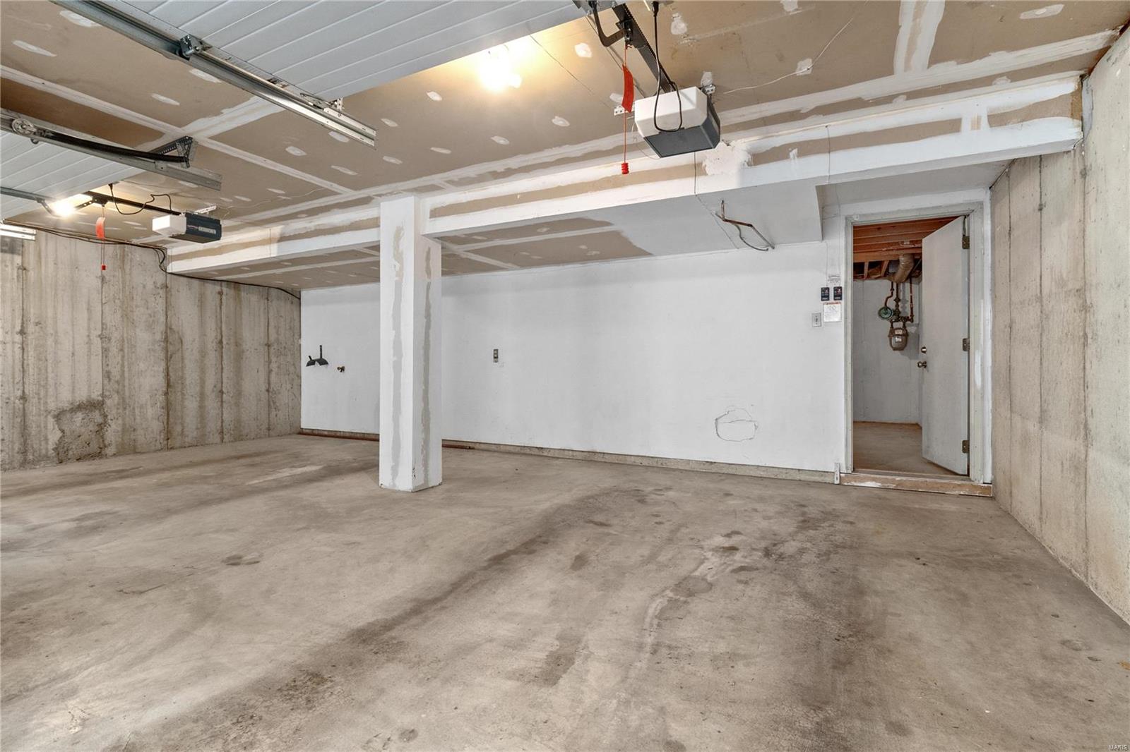 St Louis, Missouri 63119, United States, 3 Bedrooms Bedrooms, ,3 BathroomsBathrooms,Residential,Pending,35400