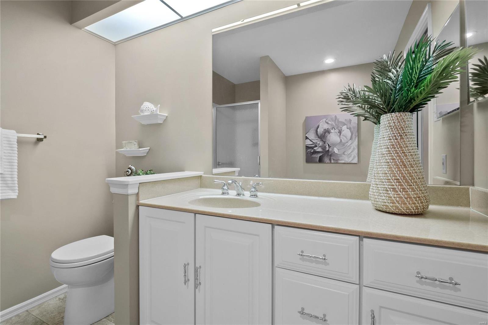 St Louis, Missouri 63119, United States, 3 Bedrooms Bedrooms, ,3 BathroomsBathrooms,Residential,Pending,35400