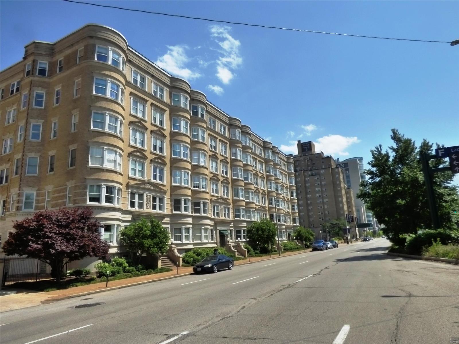 10 N Kingshighway Boulevard 5