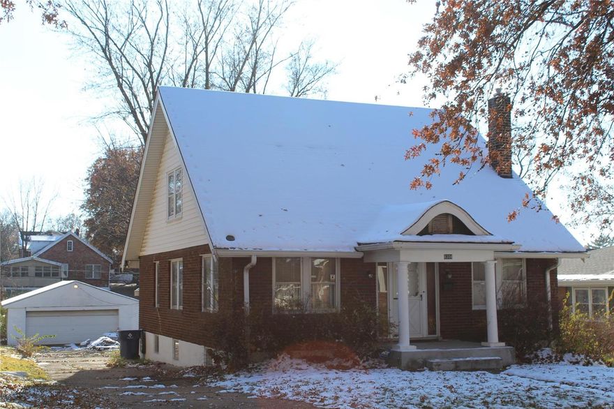 Seller prefers as is sale.  Will not haul prior to closing. 3 bedrooms / 2 baths. Needs updating. No disclosure, estate sale.