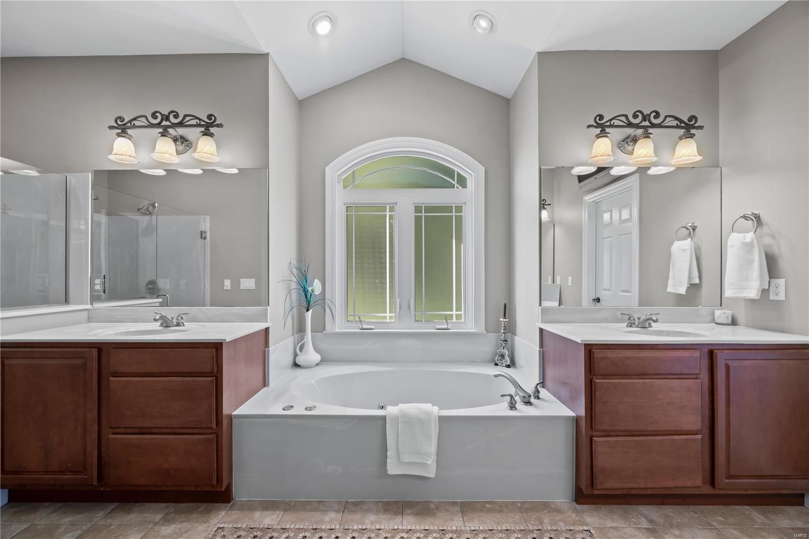 Summit Estate - Residential