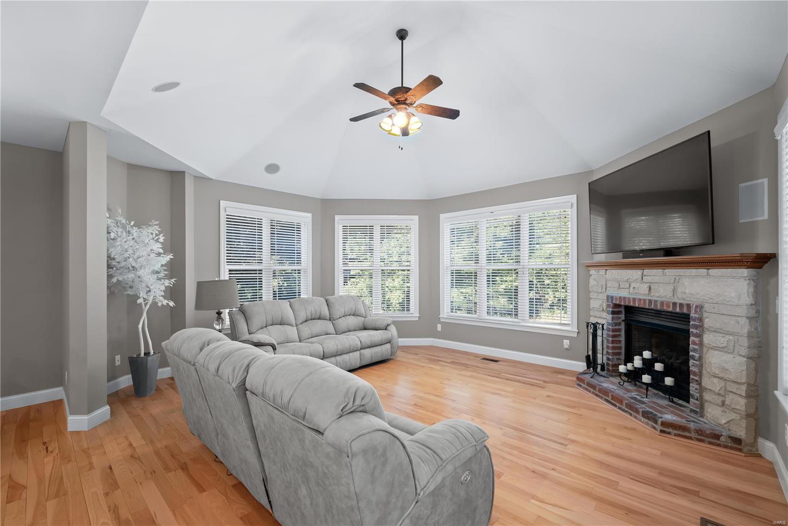 Summit Estate - Residential