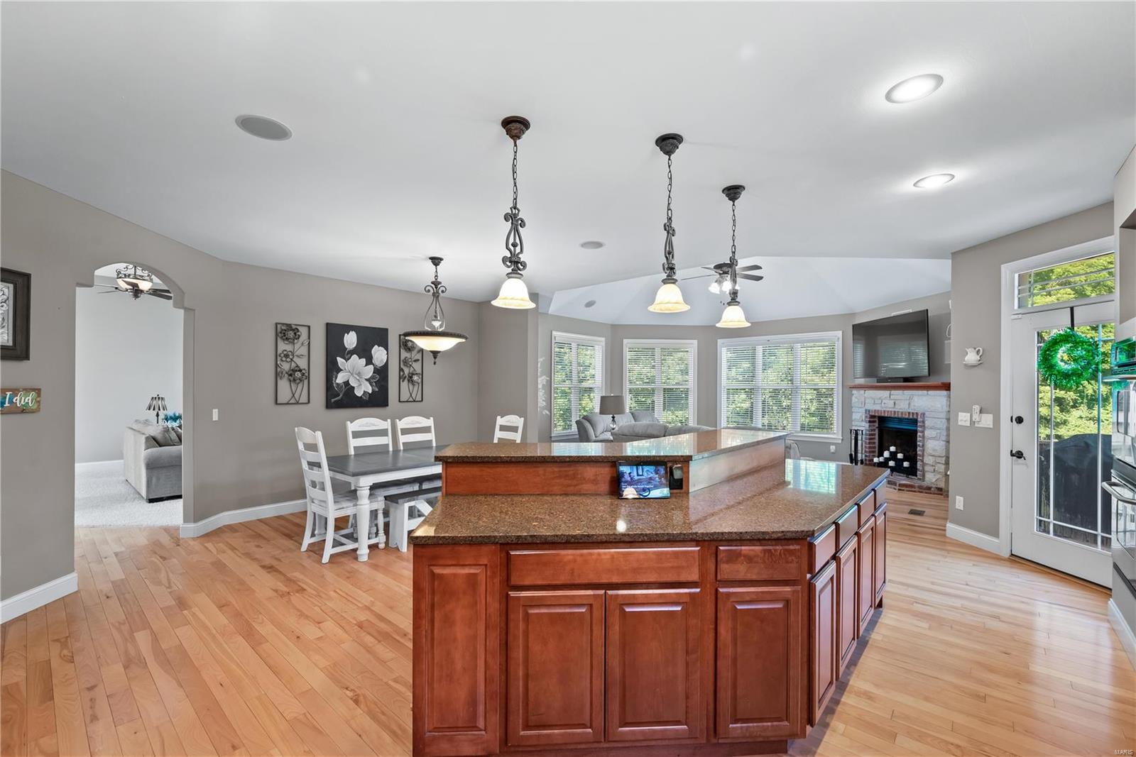 Summit Estate - Residential