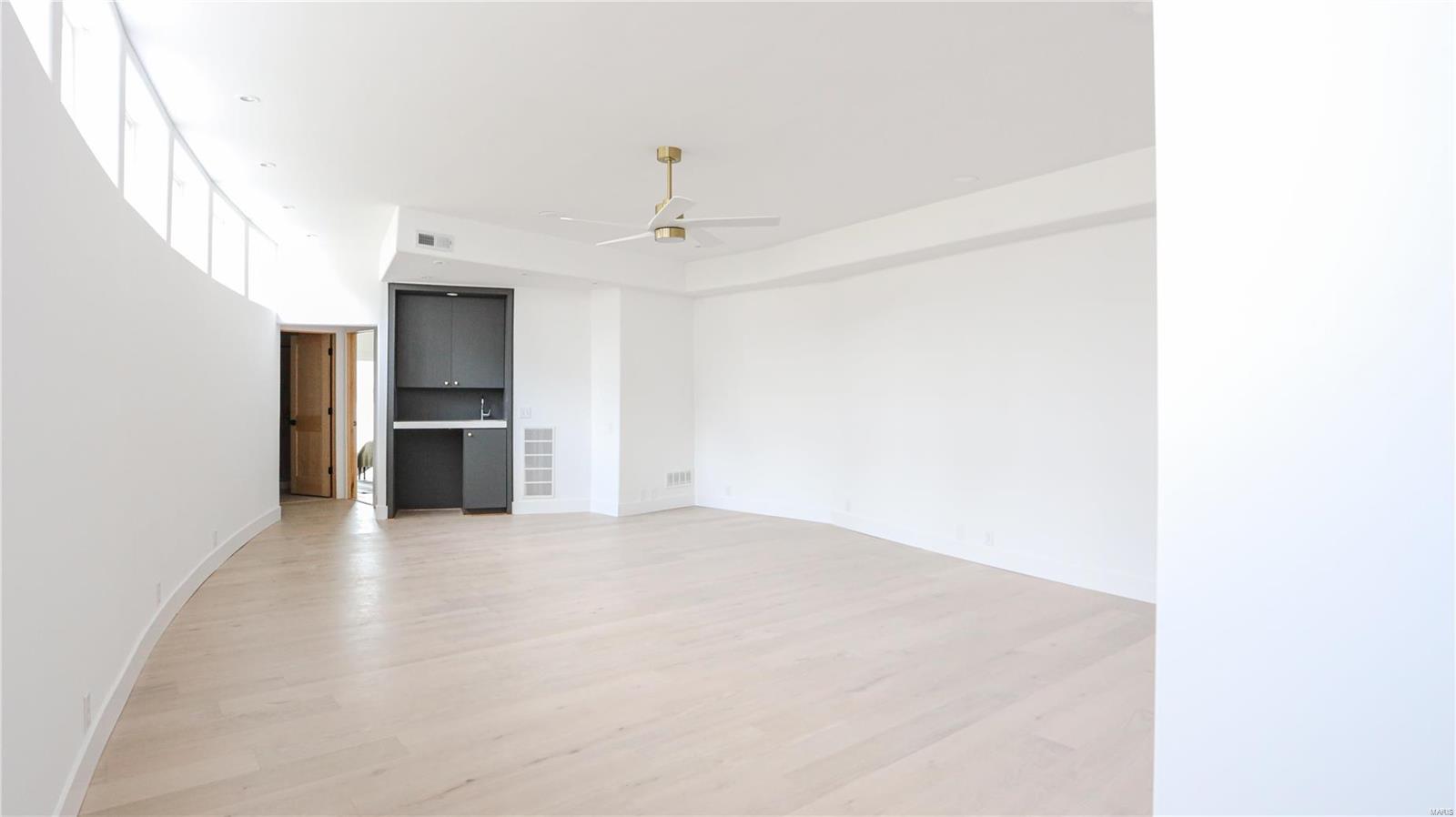 Country Club Terrace - Residential