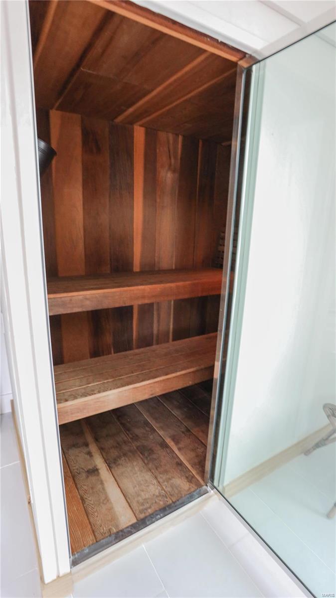 Country Club Terrace - Residential