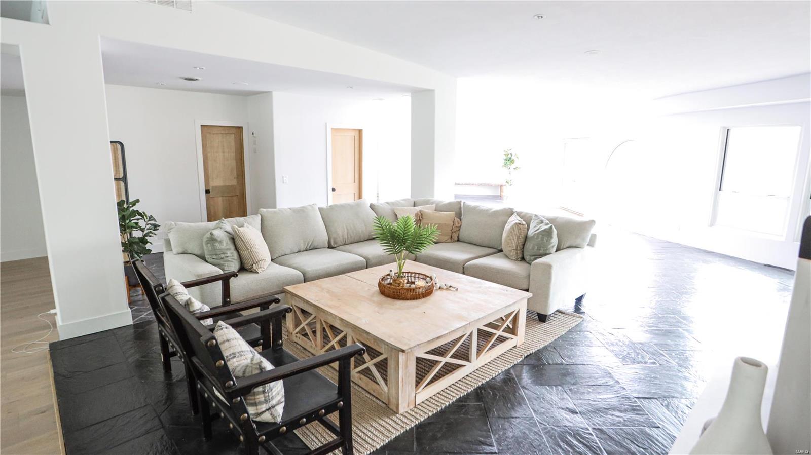 Country Club Terrace - Residential