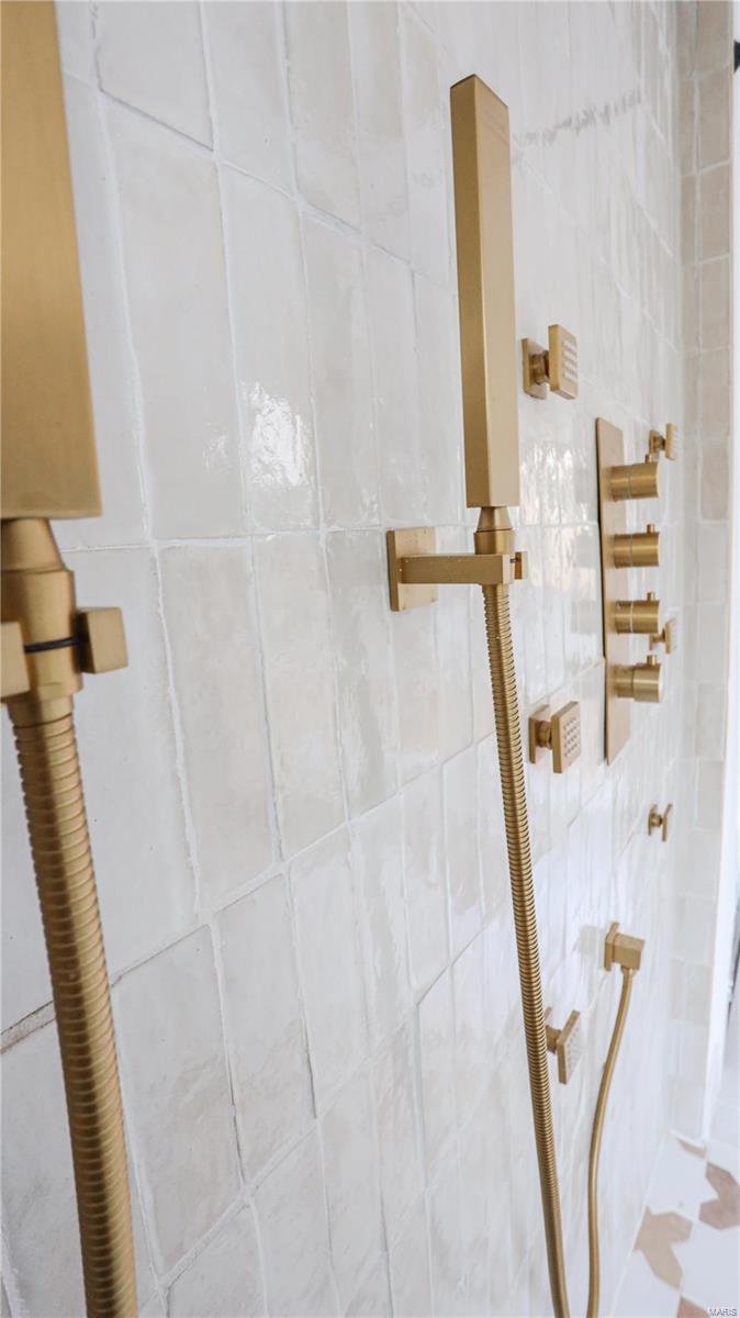 Country Club Terrace - Residential