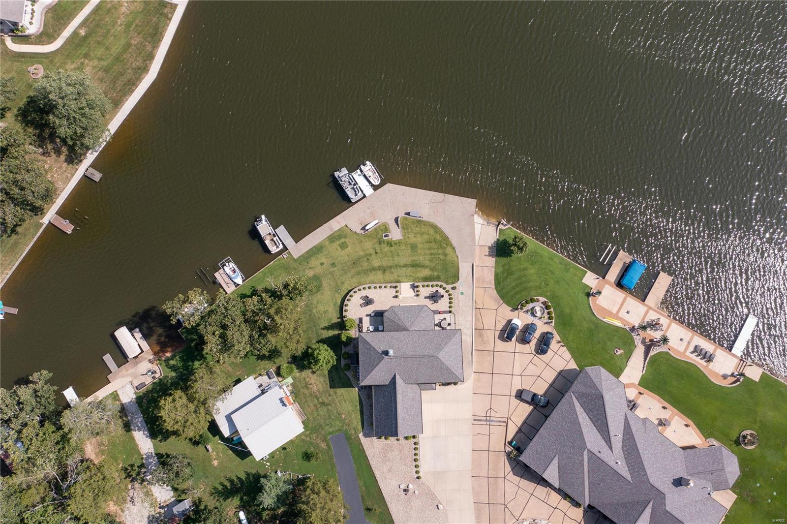 6020 N Lakeshore Drive