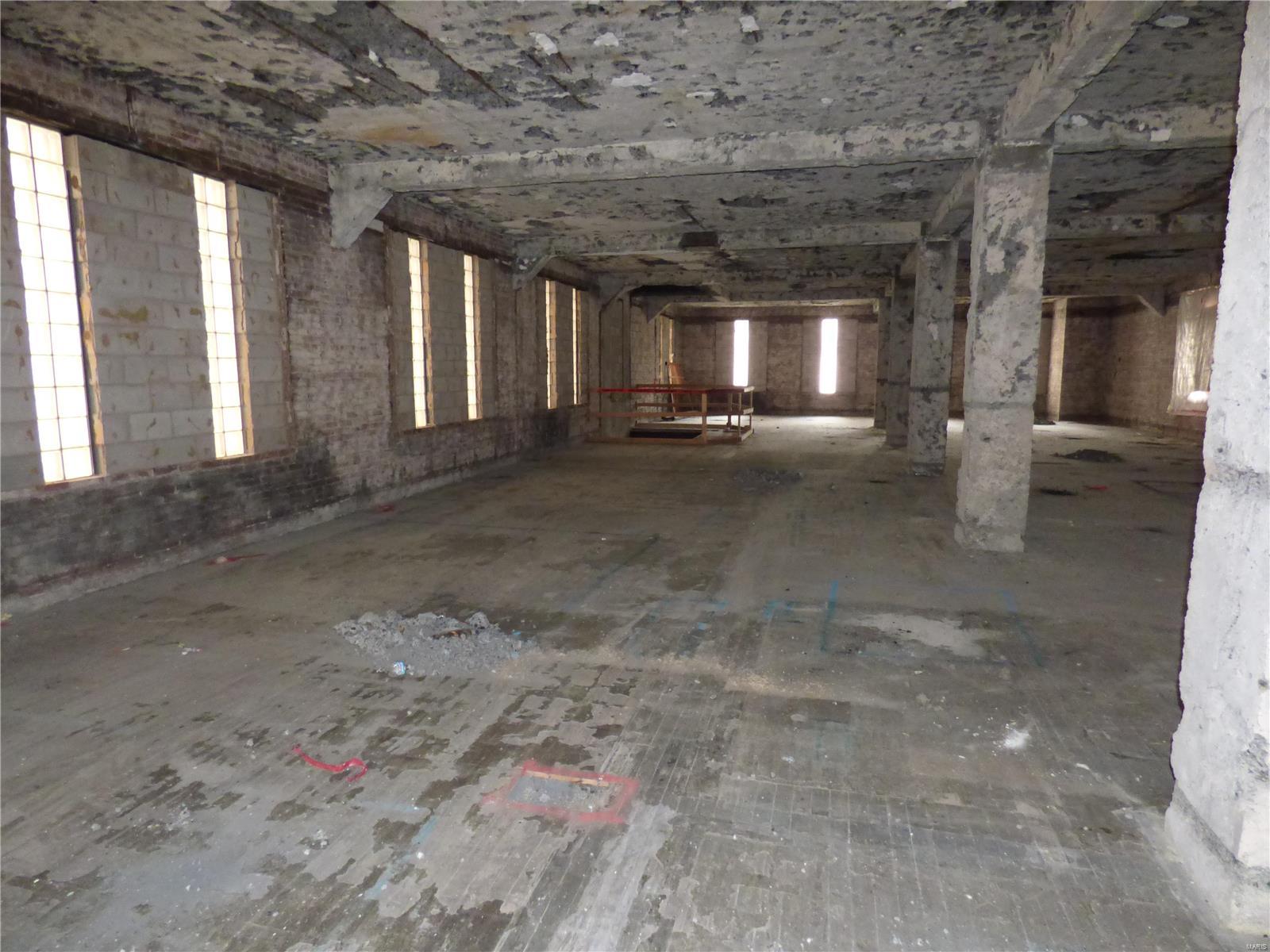 Lucas & Hunt Add - Commercial Sale