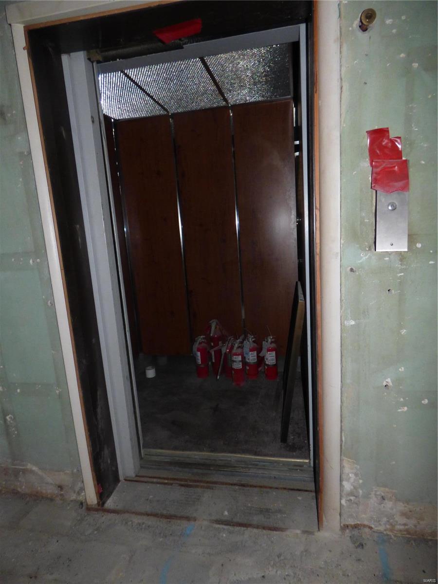 Lucas & Hunt Add - Commercial Sale