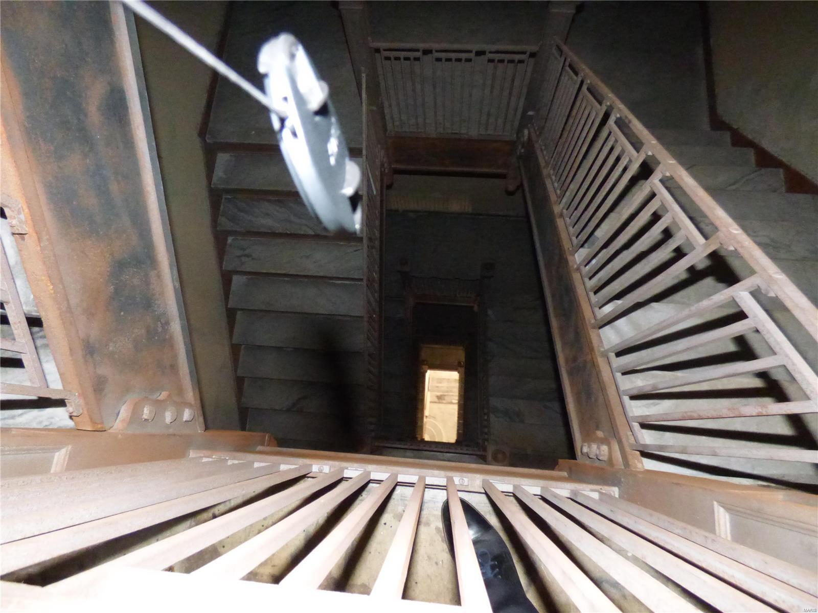 Lucas & Hunt Add - Commercial Sale