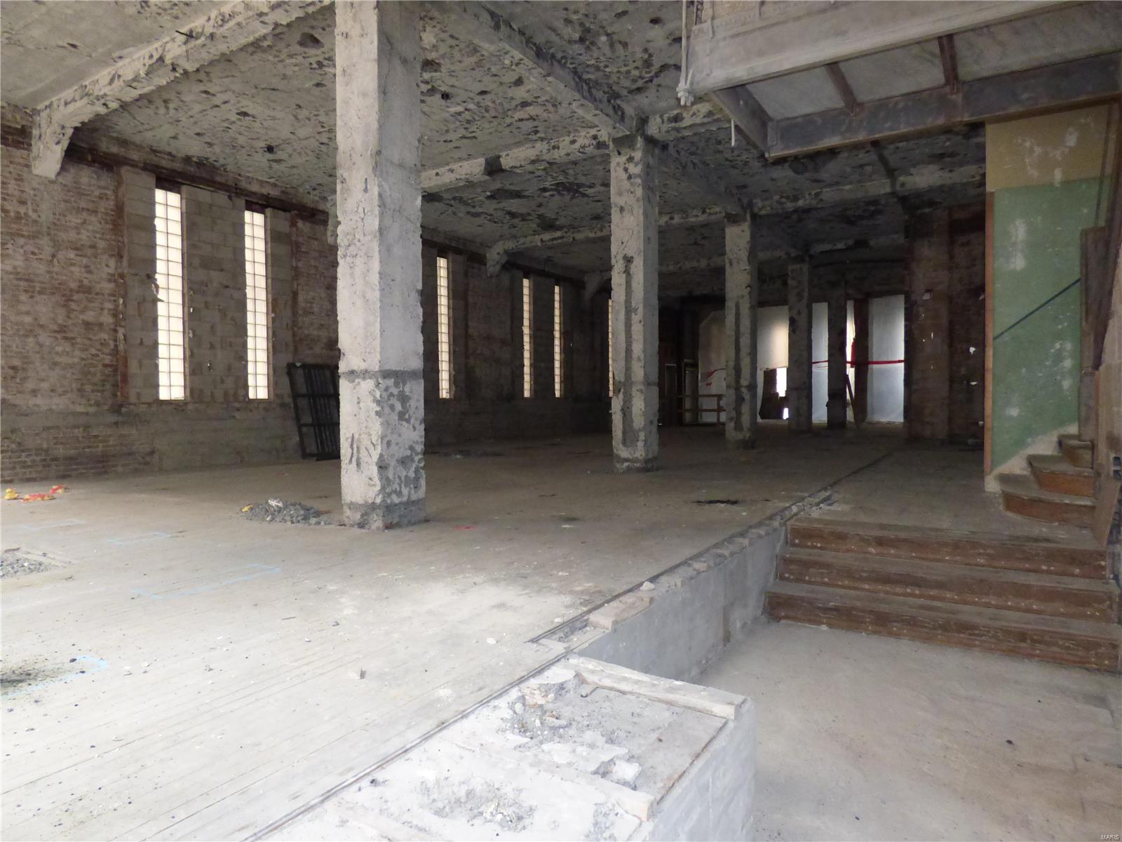 Lucas & Hunt Add - Commercial Sale