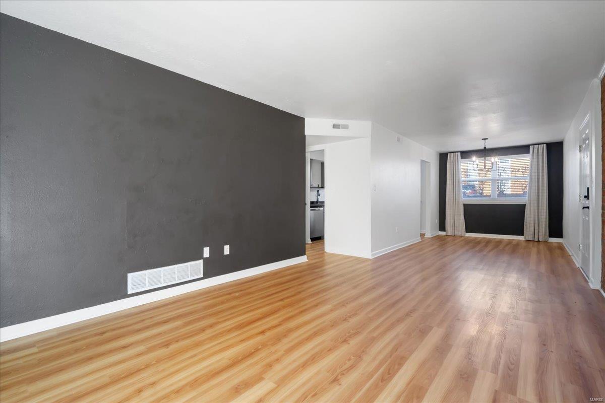 St Louis, Missouri 63122, United States, 3 Bedrooms Bedrooms, ,2 BathroomsBathrooms,Residential,Active,9799