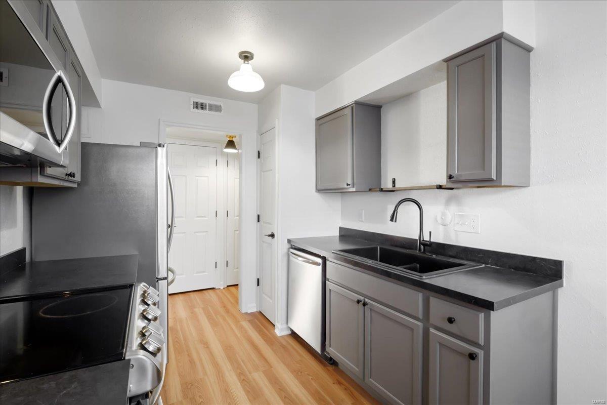 St Louis, Missouri 63122, United States, 3 Bedrooms Bedrooms, ,2 BathroomsBathrooms,Residential,Active,9799