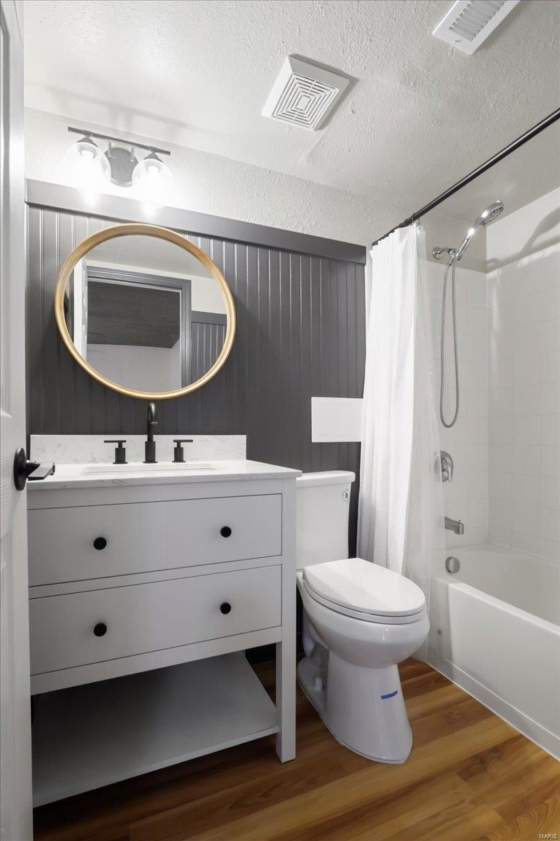 St Louis, Missouri 63122, United States, 3 Bedrooms Bedrooms, ,2 BathroomsBathrooms,Residential,Active,9799