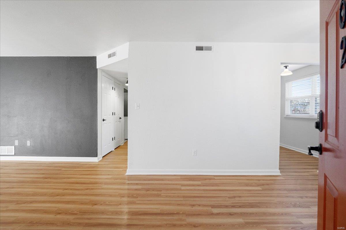 St Louis, Missouri 63122, United States, 3 Bedrooms Bedrooms, ,2 BathroomsBathrooms,Residential,Active,9799