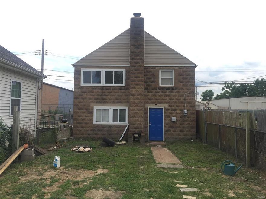 Calling all mechanics, gunsmiths, carpenters, and do-it-yourselfers. Great efficiency with a lower level shop area. If you're looking for a great space to work, and be able to relax when the work is done, this is it. For all you investors out there, this property has great potential for possible rental or rehab. Sale also includes the additional parcel (Tax ID 25P-21-0063) at the front of the property. This property is priced to sell!