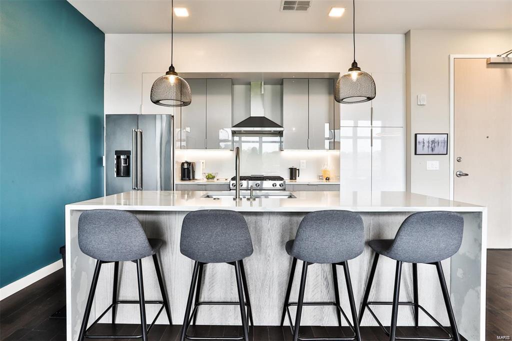 4101 Laclede Avenue 403