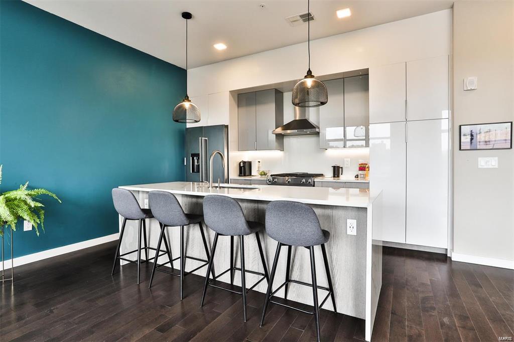 4101 Laclede Avenue 403