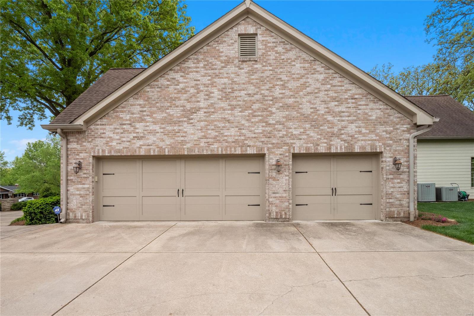 Oak Park Estate - Residential