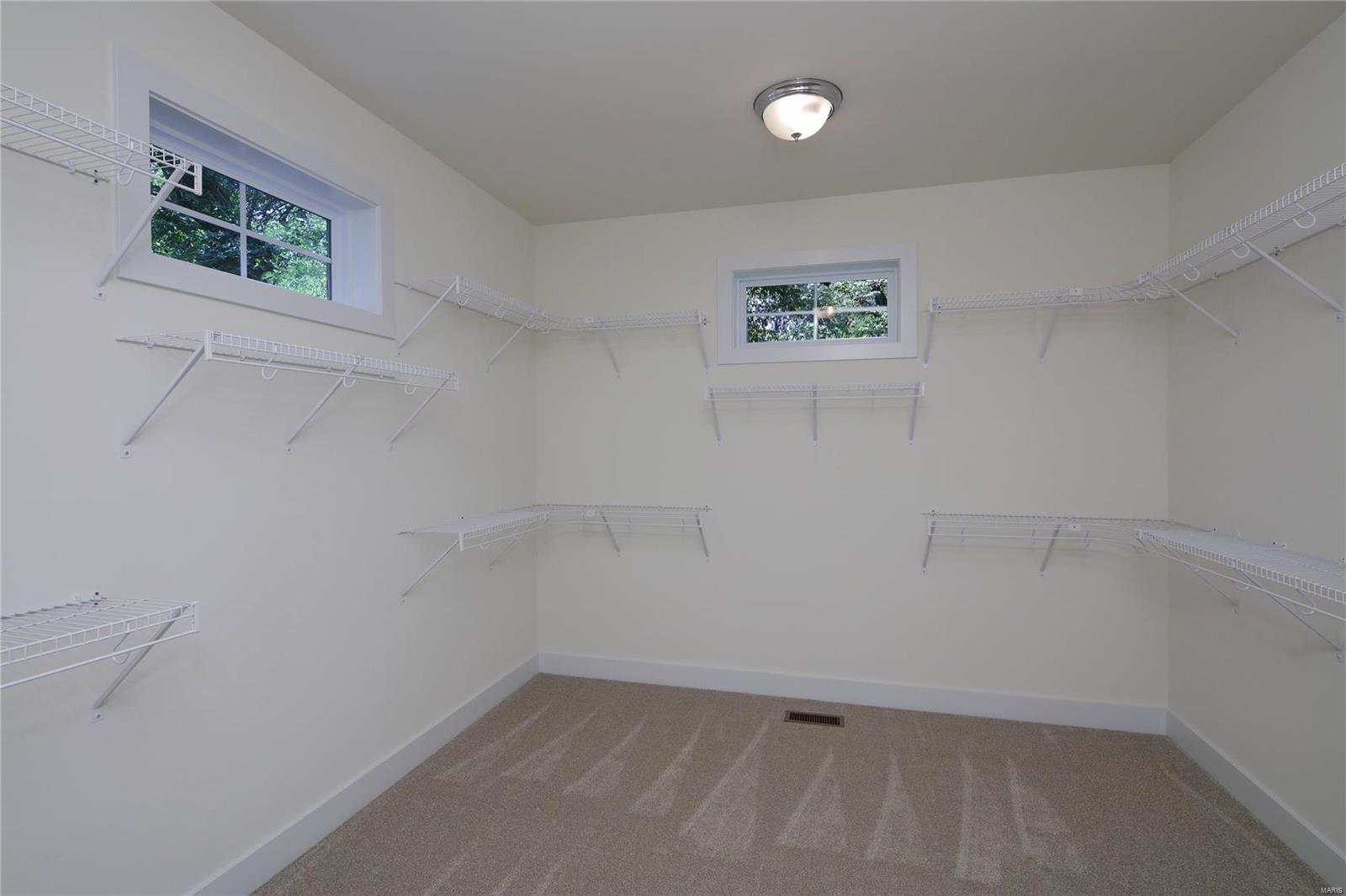 Stoneleigh Towers - Residential