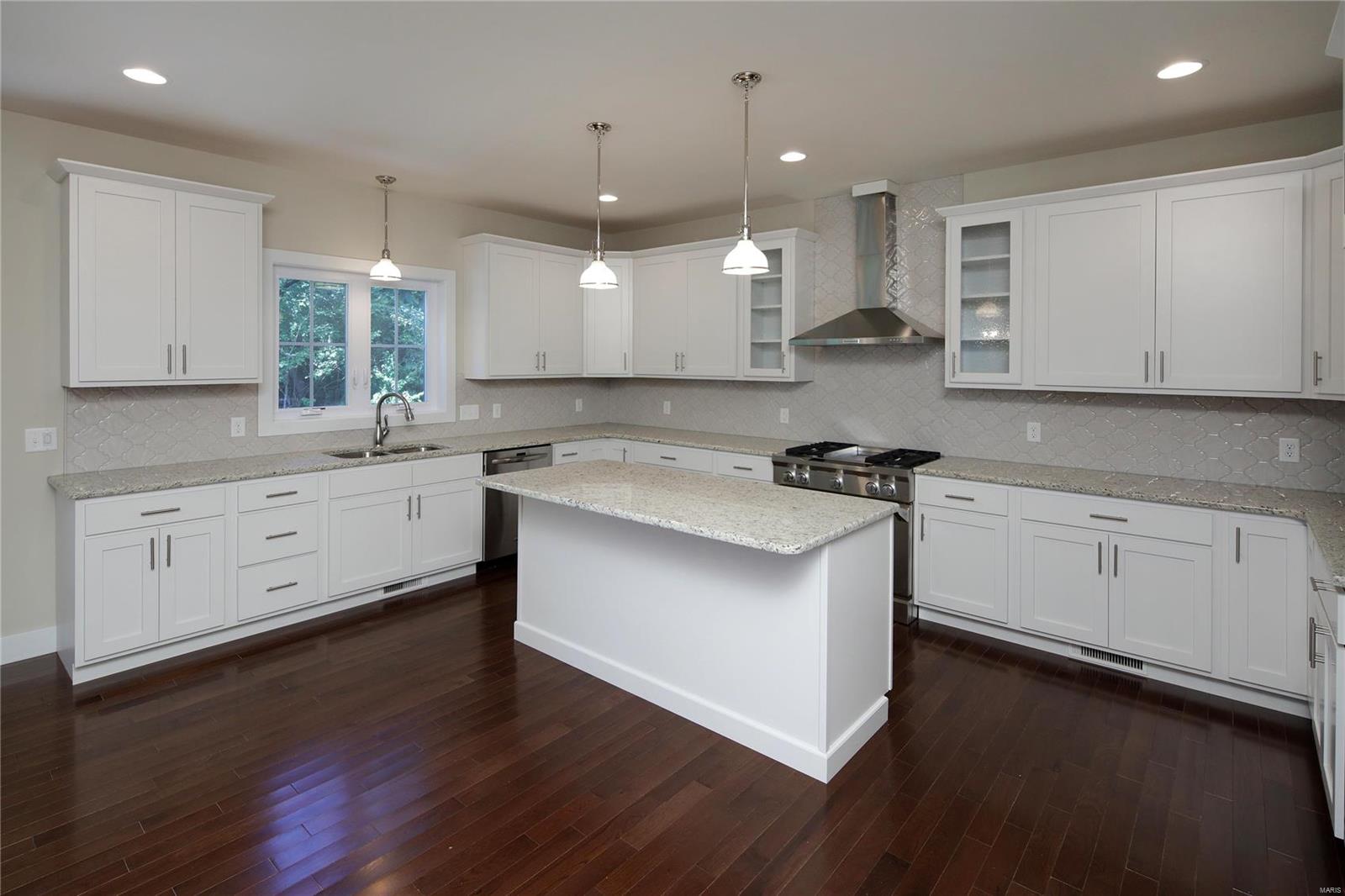 Stoneleigh Towers - Residential