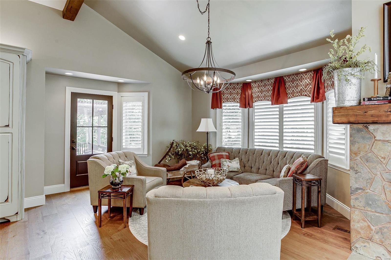 Acorn Hill Lt 1 Bdy Adj Re229-68 & - Residential