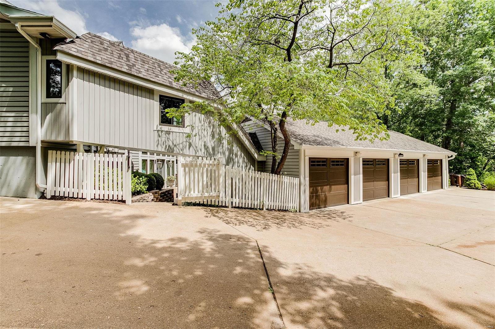 Acorn Hill Lt 1 Bdy Adj Re229-68 & - Residential