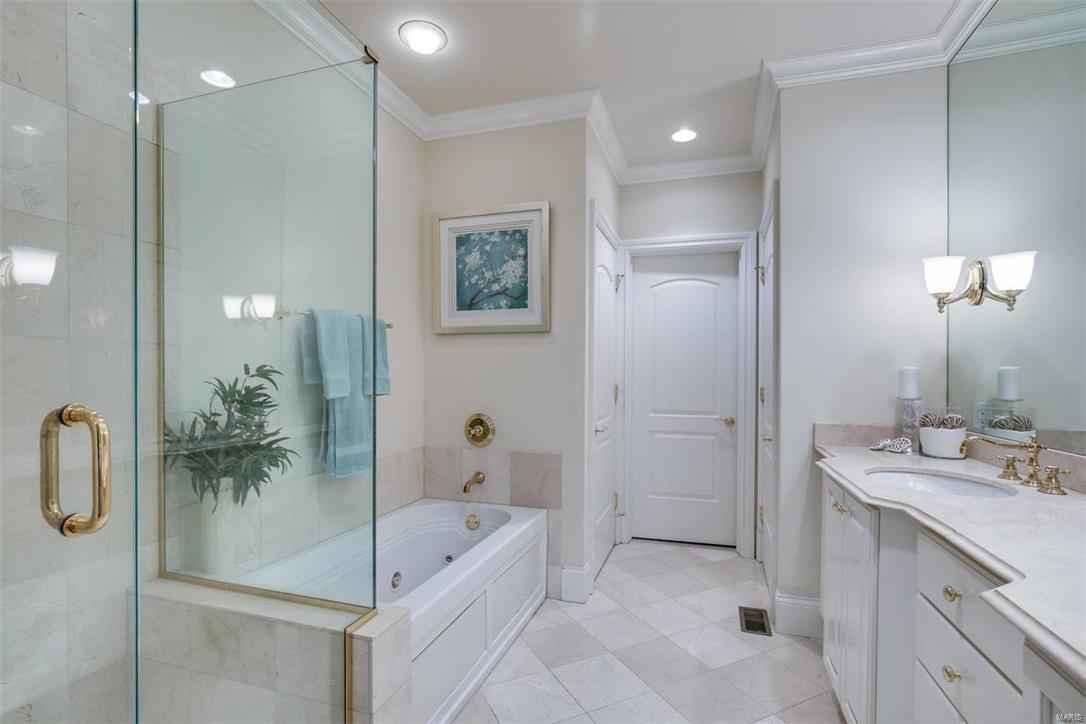 Villas Of Clayton Gardens Condo The - Residential