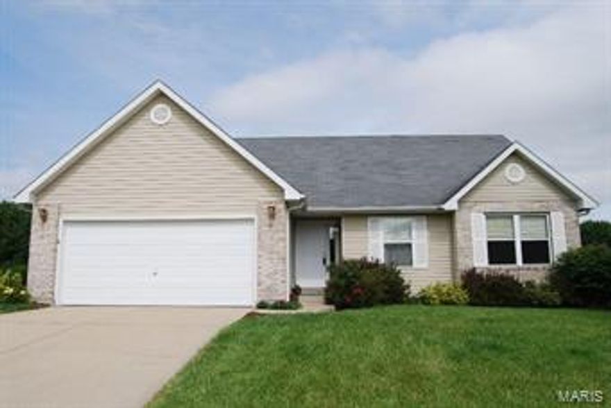 PRICED TO SELL!  This 1 owner will have you checking boxes off your wish list and clearly shows it has been well maintained!  From the moment you arrive the landscaping and curb appeal will have you nodding your head.  Step into the entry foyer to nice & clean laminate floors in the main living space with great flow and an abundance of natural light.  You won't even need to paint this nicely decorated home.  Features include breakfast bar in the kitchen, vaulted ceilings, and excellent finishes throughout.  The master features a shower and tub, double vanity, and large walk-in closet.  Two more bedrooms, laundry, a bathroom, and plenty of closet space complement the main floor.  The finished lower level has a huge rec room, 1/2 bath, built in shelving and an additional storage space.  The mostly level lot, partial fencing, patio, and pergola provide a great space to relax and entertain with adequate privacy from the neighbors. Appliances stay!

There's no better deal so don't delay!